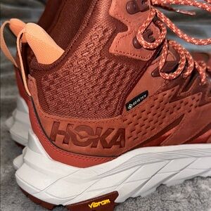 Hoka Burnt Orange hiker trail size 7